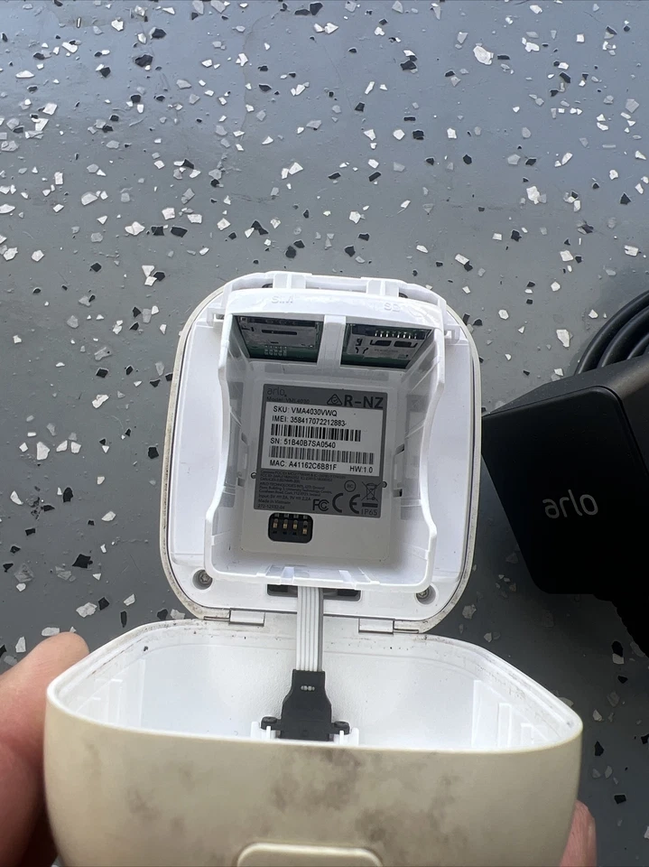 Netgear Arlo Go VML4030 Wireless HD Security Cameras No Batteries With Cable!! - Image 3 of 4