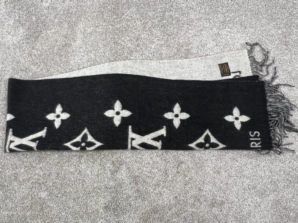 Louis Vuitton Bufanda Talla Única Negro Cachemira Monograma Reversible Italia Foto 2 de 4