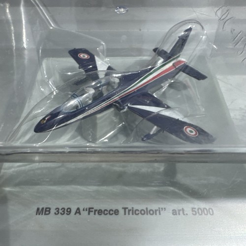 MB 339 Frecce Tricolori art. 500 1:100 Flugzeug Kampfflugzeug unbespielt