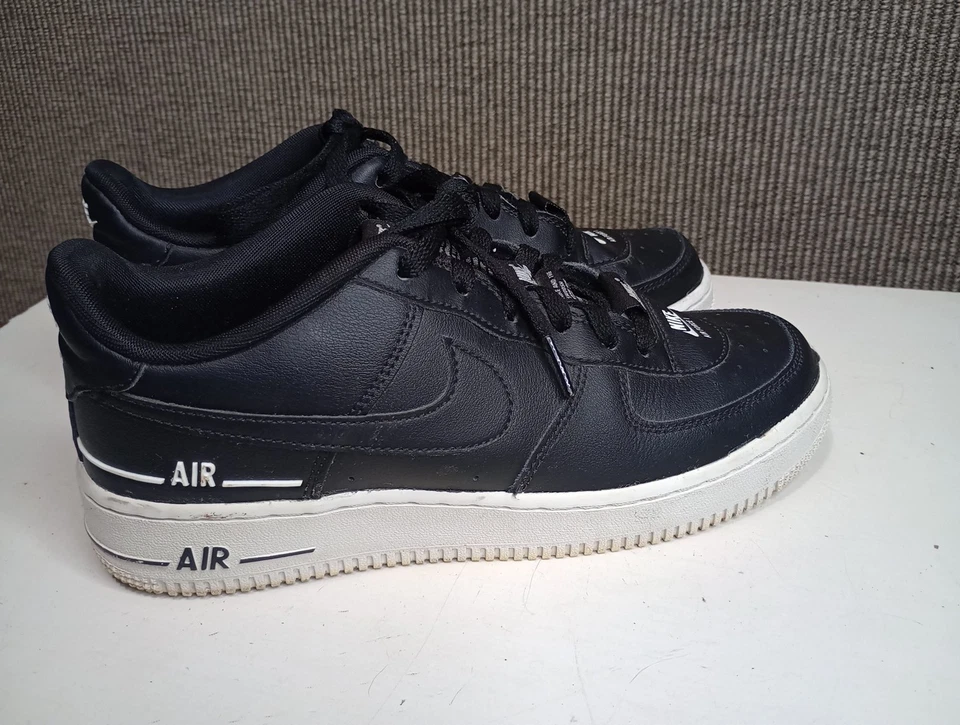 Nike Air Force 1 LV8 GS Negro Blanco Plata 6.5 Y/8 W Foto 3 de 4