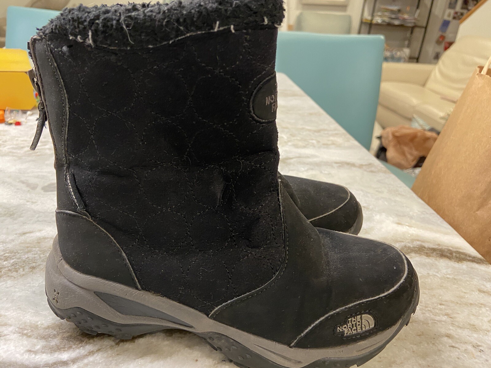 The North Face Girls SZ 2 Black Suede 