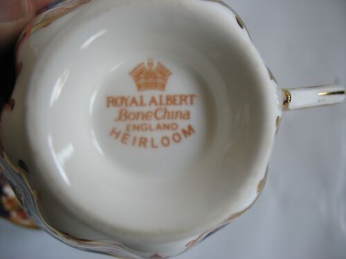 S/3 Vintage Royal Albert England Derby Heirloom Cup & Saucer sets Imari Teacup - Picture 6 of 8