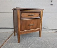 Vintage Mid Century Modern Atomic 2-Drawer Chest Nightstand End Table F29