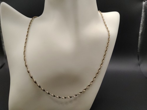 18" herringbone twisted silver chain with Platinum stamped 925 Italy PT - 4.57g - Picture 2 of 21