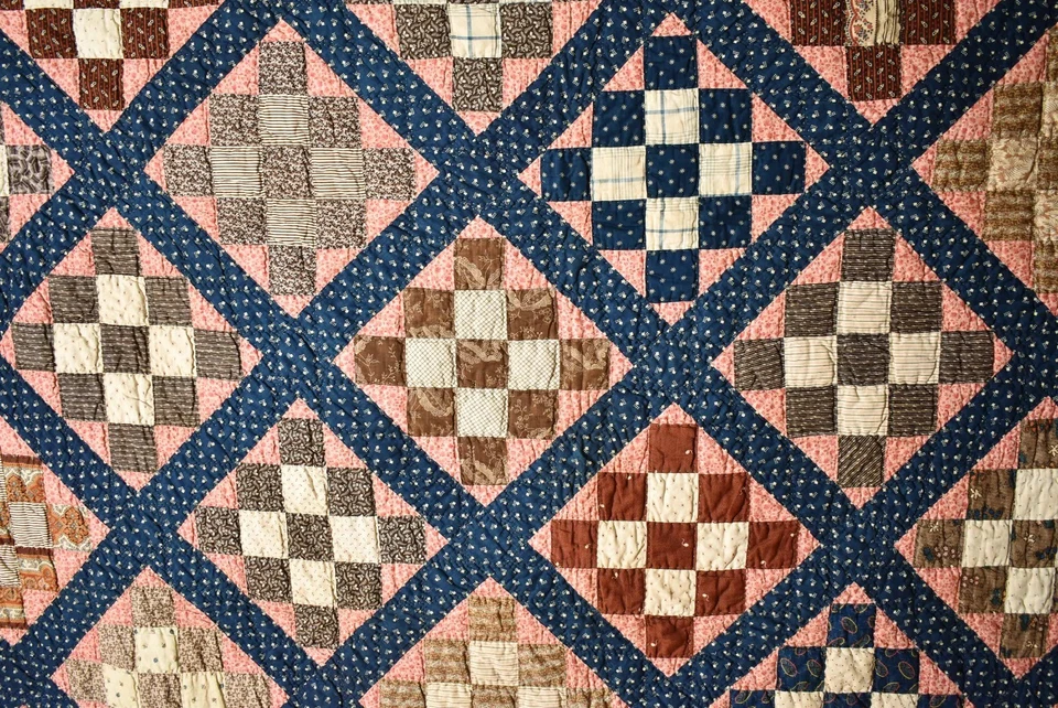 ELEGANT Vintage 1880's 25-Patch Checkerboard Antique Quilt ~Nice Indigo Frame! - Image 2 of 4