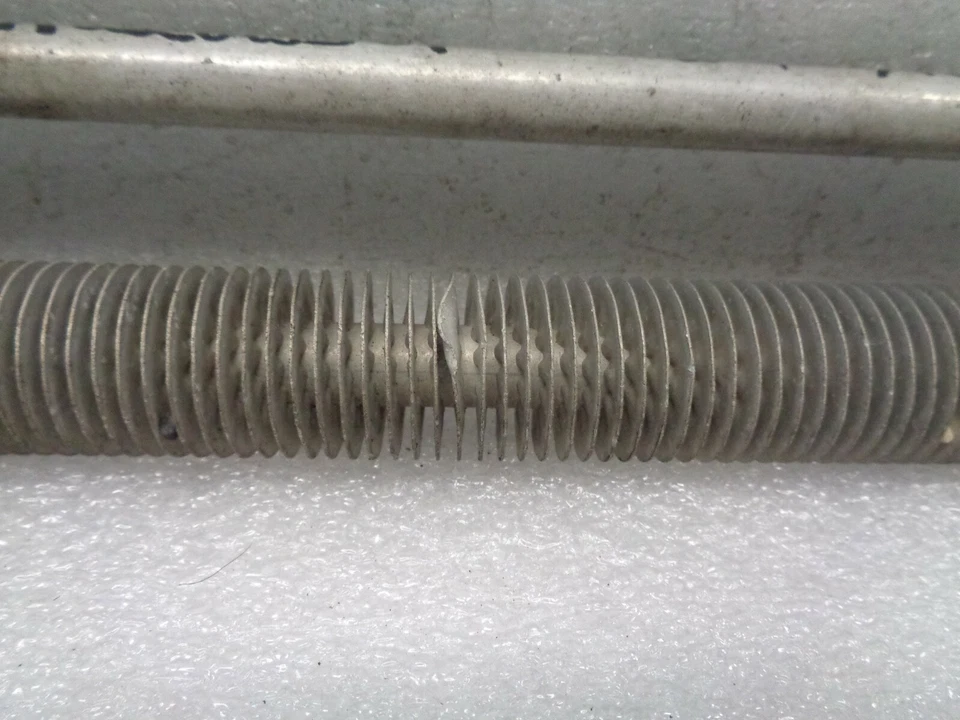 Manguera de línea de presión de dirección asistida Volvo XC90 2003-2004 OEM AK2202501 Foto 4 de 4