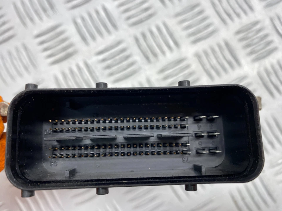 2013 HYUNDAI I20 1.2 PETROL ENGINE CONTROL UNIT ECU GENUINE 39111-03700 - Image 2 of 4