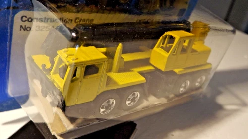 HOT WHEELS_1980_WORKHORSES_CONSTRUCTION CRANE_HK Base_MOC_Vintage!