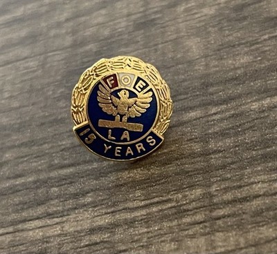 VINTAGE 25 years FRATERNAL ORDER OF THE EAGLES FOE PIN