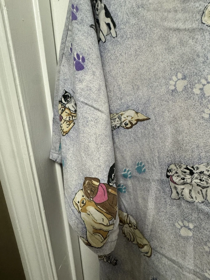 Scrub Top Dogs & Cats Print Pattern Measurement- 27” Pit To Pit, 18” Vertical  - Image 3 of 4