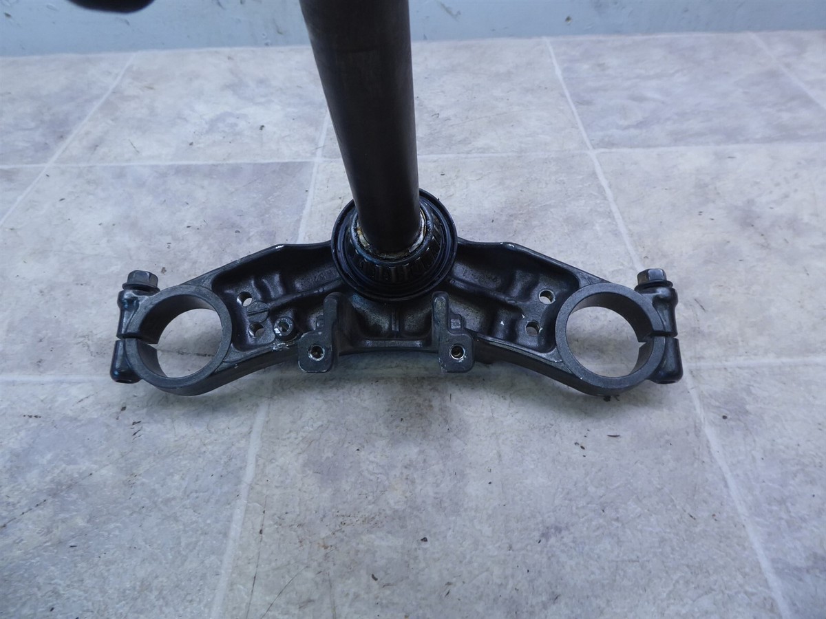 1988 Kawasaki ZX600C Ninja K771-1) triple tree steering stem