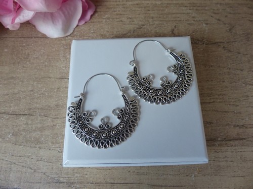 Boucles D'oreilles Pendantes Style Bohème - Goutte Ajourée Couleur Argent - Bijoux Des Lys - Neuf Avec étiquettes