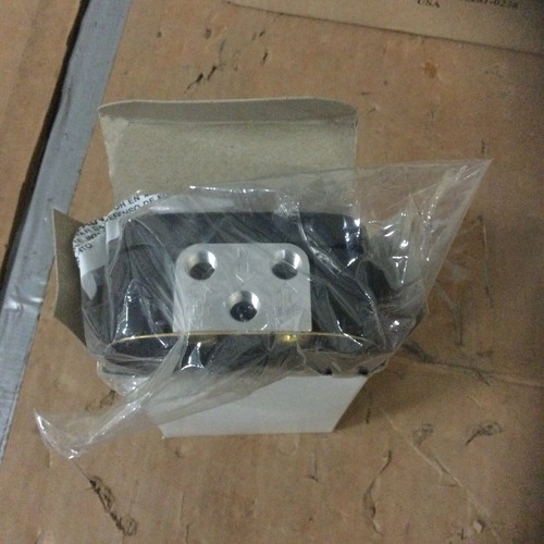Linemaster Clipper 4C-30F2-S Pneumatic Foot Switch 4-Way Momentary 1/8" - NFS - Picture 5 of 5