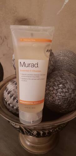 Murad Essential-C Cleanser - Picture 2 of 2