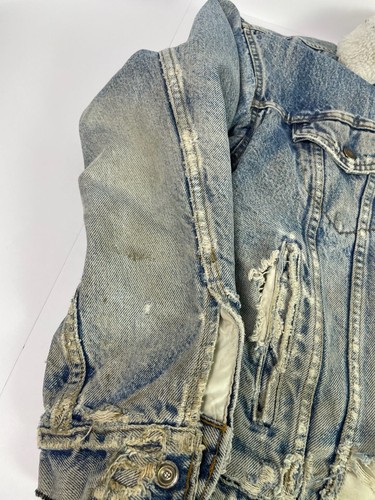 Vintage Levi's 1980s Thrashed Sherpa-Lined Denim Trucker Jacket Made in USA - Picture 8 of 15