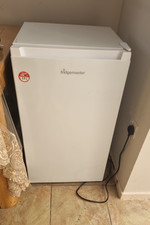 Fridgemaster Under-Counter Freestanding White Fridge Manual Defrost Crisper