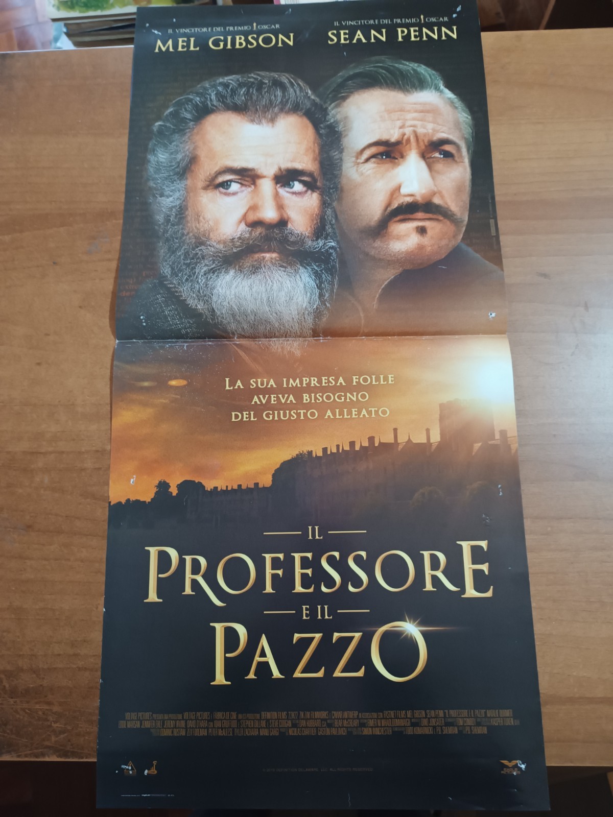 Locandina originale film Il professore e il pazzo (2019) - Regia di Farhad Safinia