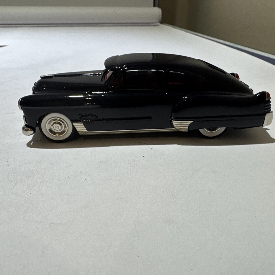 Brooklin BRK40 1948 Cadillac Dynamic Fastback cupé 1:43 metal blanco Foto 4 de 4