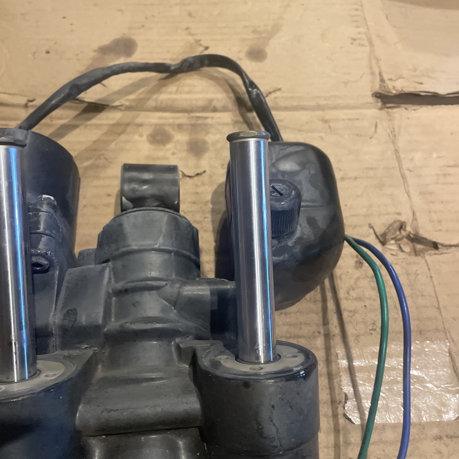 Evinrude ETec Etec 200 225 250 HP Hydraulic Tilt Trim Assembly 5005115