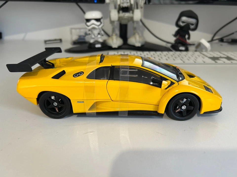 Lamborghini Diablo GTR Hot Wheels 1:18 Die cast Model Car – Yellow New Boxed - Image 4 of 4