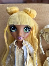 Rainbow High Series 1 Sunny Madison Yellow Fashion Doll w/Stand Outfits Complete