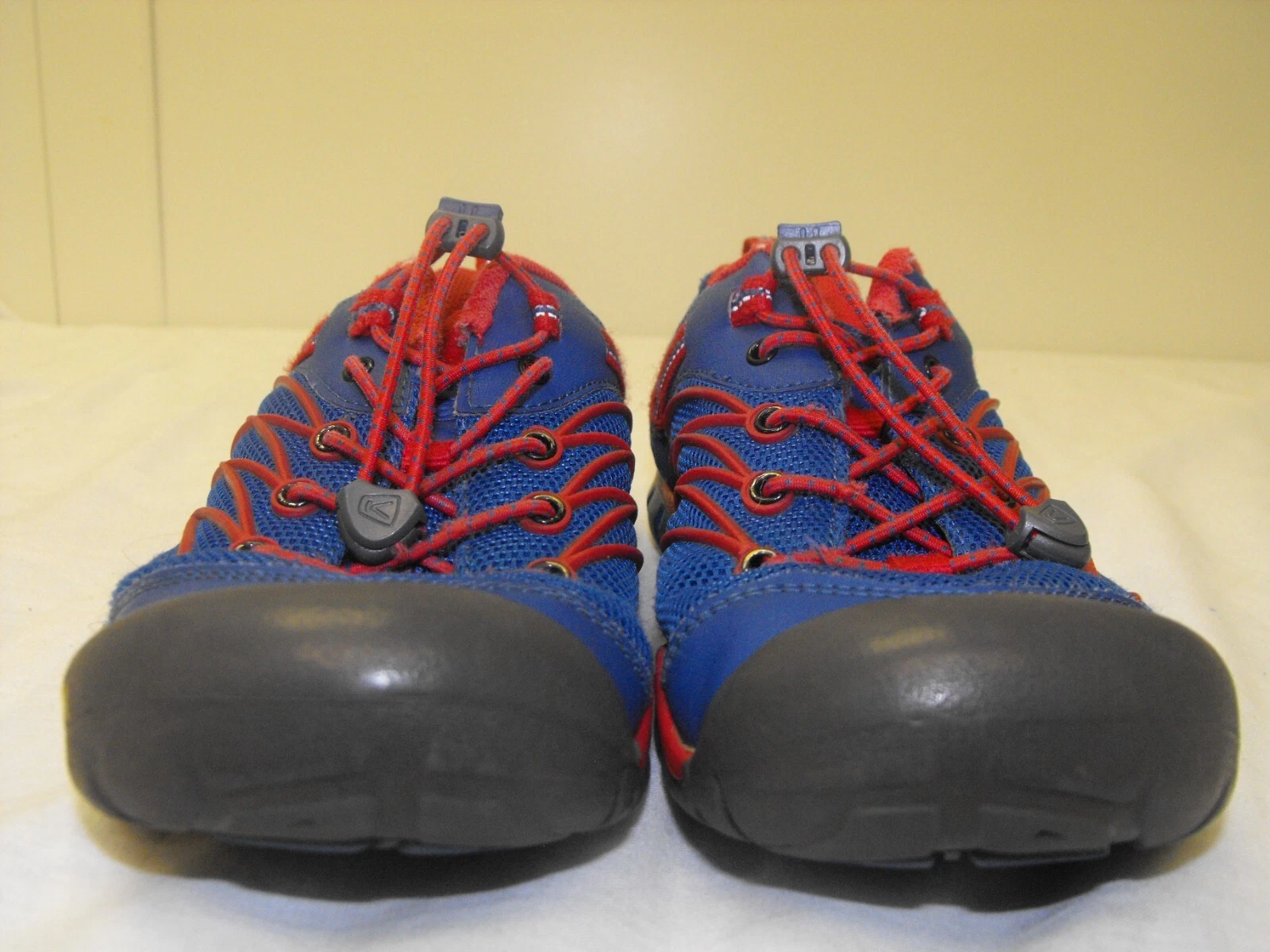KEEN 1012501 NHU 011014 WOMENS HIKING SHOES SZ 6 ELASTIC STRINGS BLUE/RED