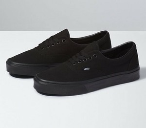 vans era classic all black shoe