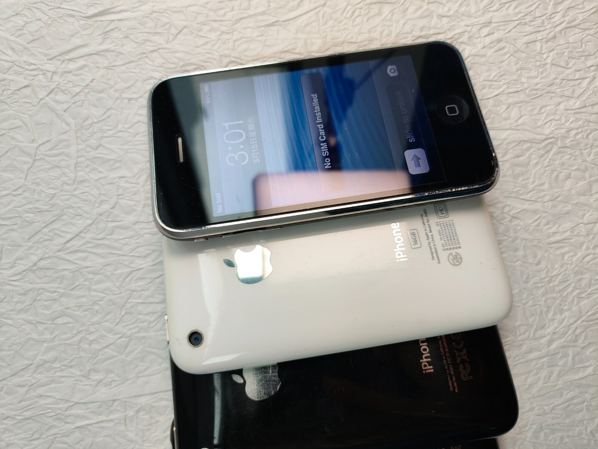 Apple iPhone 3GS 8GB 16GB 32GB Black White Unlocked mobilephone