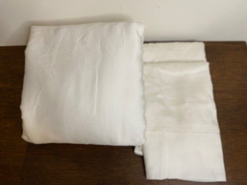 Pottery Barn K/CK TENCEL™ Essential Duvet Cover & 2 K Pillowcases, White - Picture 1 of 4