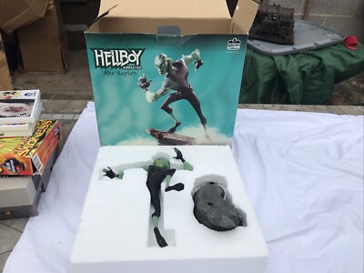 Dark Horse Deluxe Hellboy Animated Abe Sapien 2006 Limited Edition Risen Statue