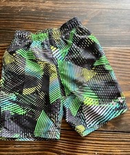 Boys Under Armour size 6 swim trunks A1.48 