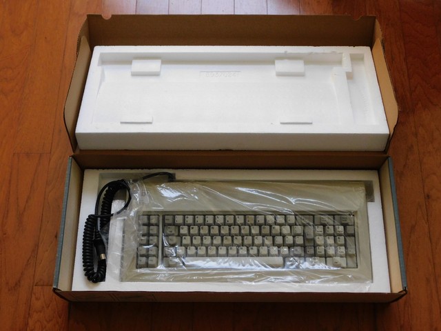 Vintage IBM Personal Computer Mechanical Keyboard PN 1801449 IN BOX for PC5150