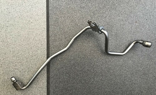 VW Golf VI 2.0 TDI CRB Ölrohr Öldruckrohr Turbolader Vorlauf 04L145771H