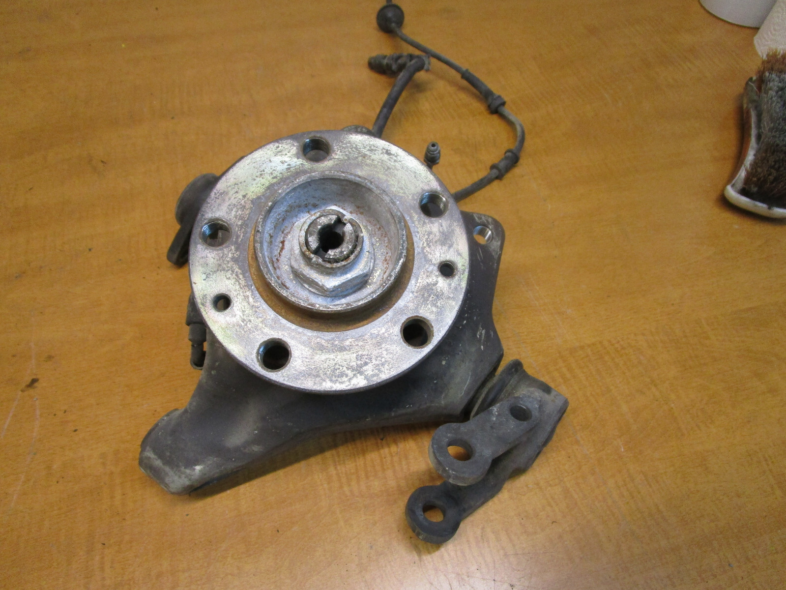 Ferrari 348 - LH Front Steering Hub Knuckle / Spindle Wheel Bearing - P/N 145261