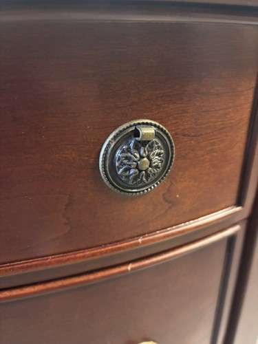 The Bombay Company Federal Style Cherry Bowfront Tables Nightstands Vintage 1997 - Picture 12 of 14