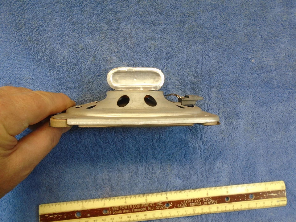 ALTAVOZ DE TABLERO RADIO CHEVELLE MALIBU DELCO 71 72 CHEVROLET IMPALA NOS 73 74 75 76 Foto 3 de 4