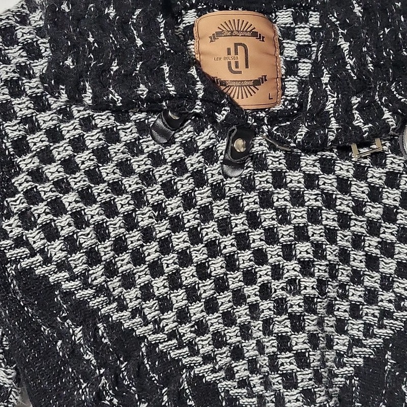 Leif Nelson mens Black/White Geometric Knit Cowl Neck Toggle Sweater L great