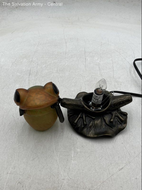 Brown Black Decorative Electric Corded Frog Night Light Table Lamp