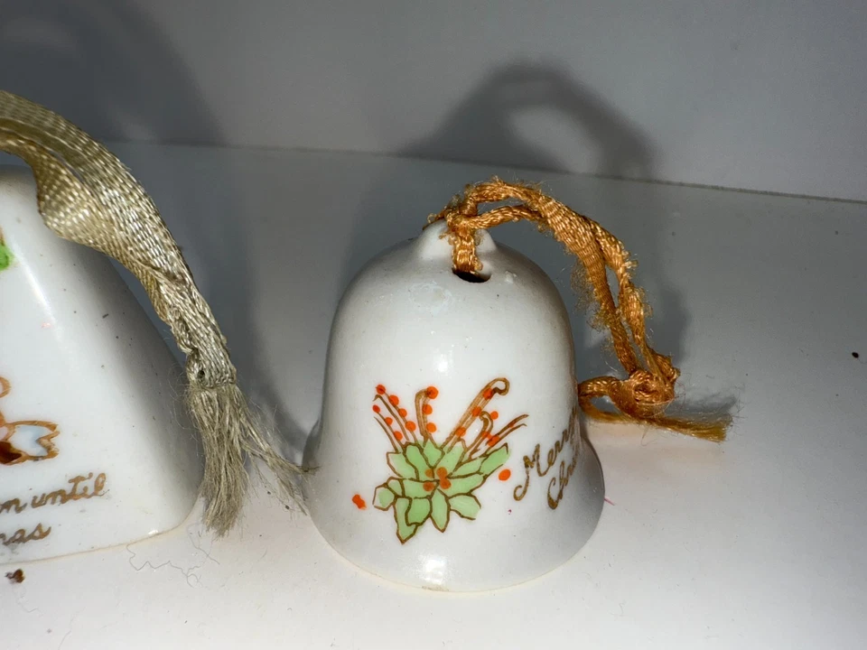 Mini Campana Adorno Porcelana Cerámica Vintage Feliz Navidad 1.5" Japón Lote de 8 Foto 4 de 4