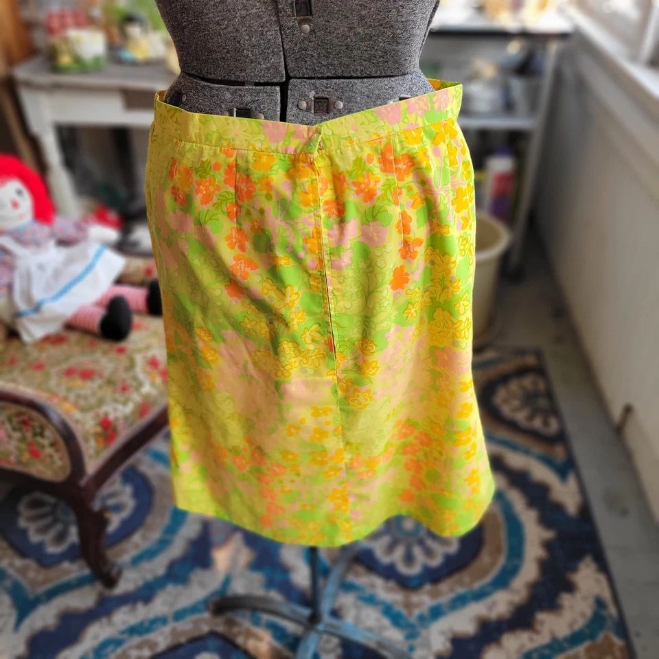 Handcrafted 1960s Skirt Mod Bright Style Floral Lined Mod Size Medium - Image 3 of 4