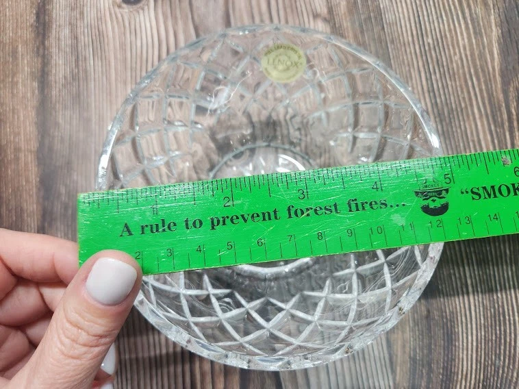 LENOX Crystal Diamond Bowl, Made in Czech Republic, Full Lead Crystal approx 5"  - Image 2 of 4