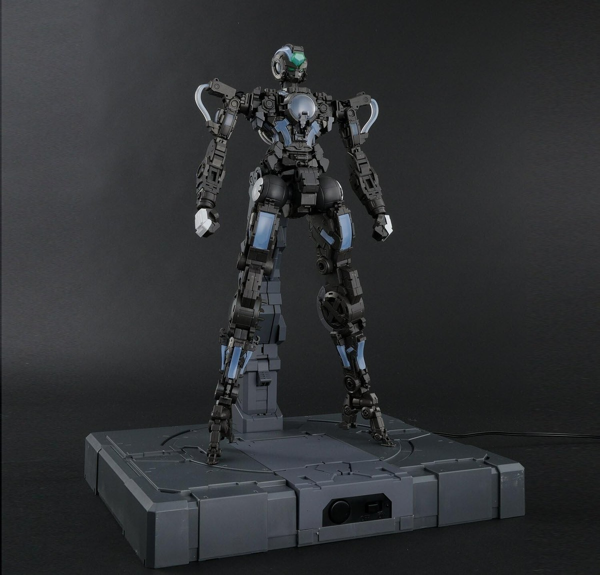 BANDAI 1:60 PG GUNDAM EXIA PLASTIC MODEL KIT PERFECT GRADE GUNDAM