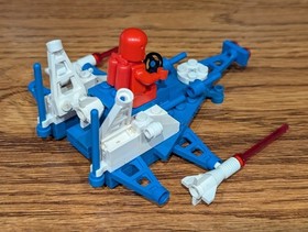 LEGO Space: Tri-Star Voyager (6846), complete, manual, damaged box