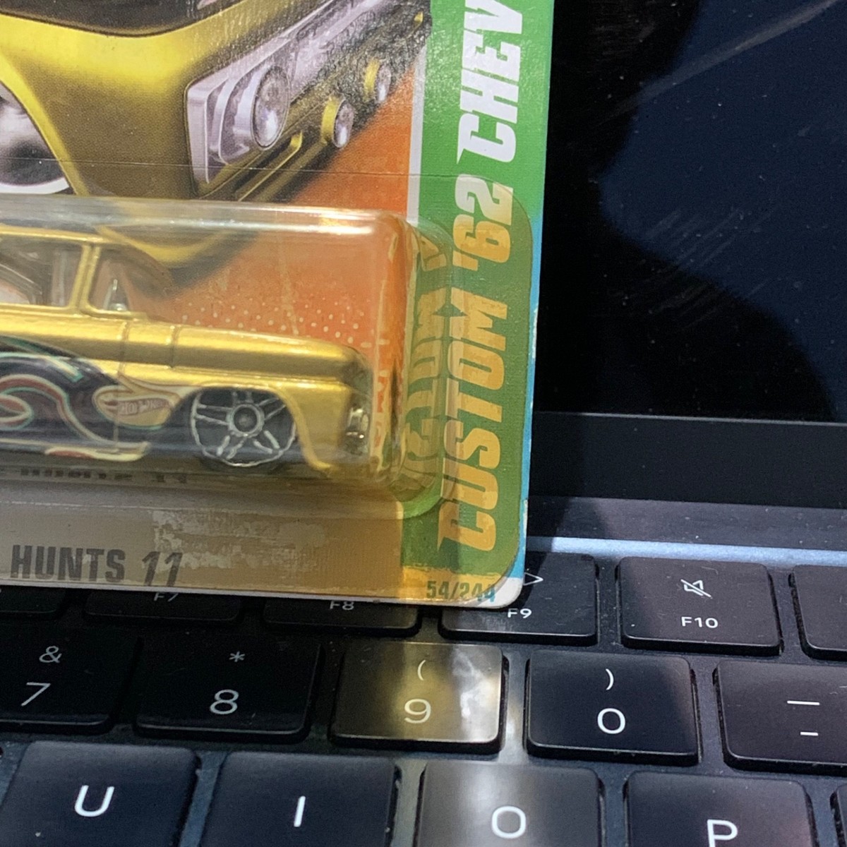 BLISTER ISSUE Hot Wheels 2011 Treasure Hunt Custom '62 Chevy