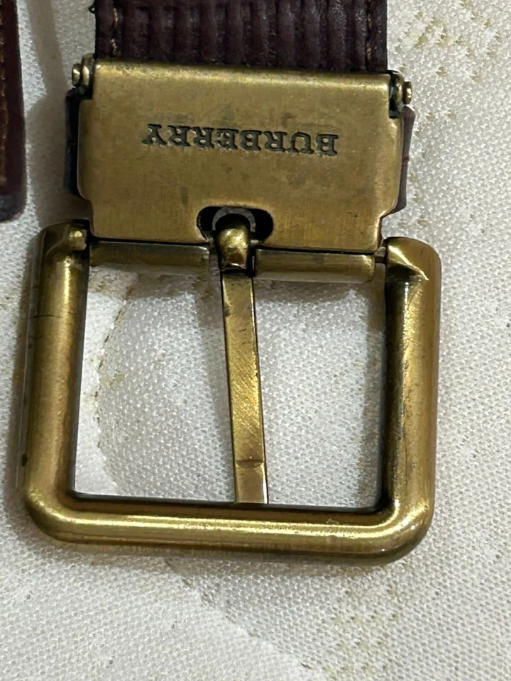 Cinturón Burberry S9# vintage hecho en Italia talla 36 longitud: 42 pulgadas Foto 2 de 4