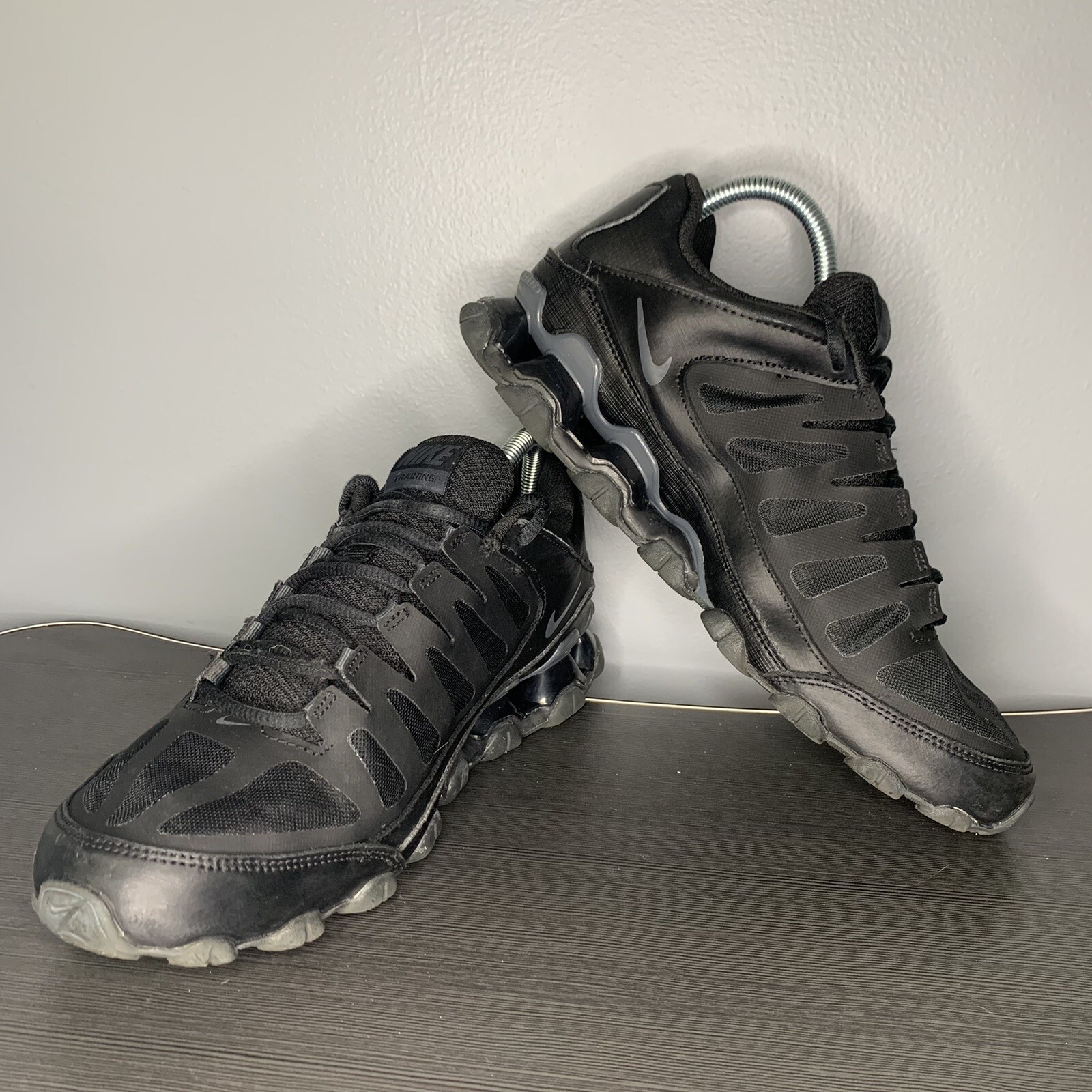 black nike reax womens