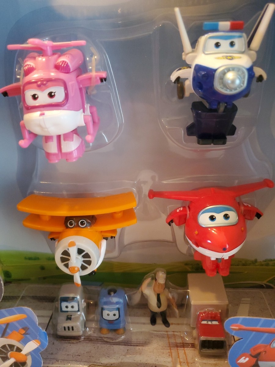 Super Wings - Transform-a-Bot World Airport Crew Vehicle Playset 8