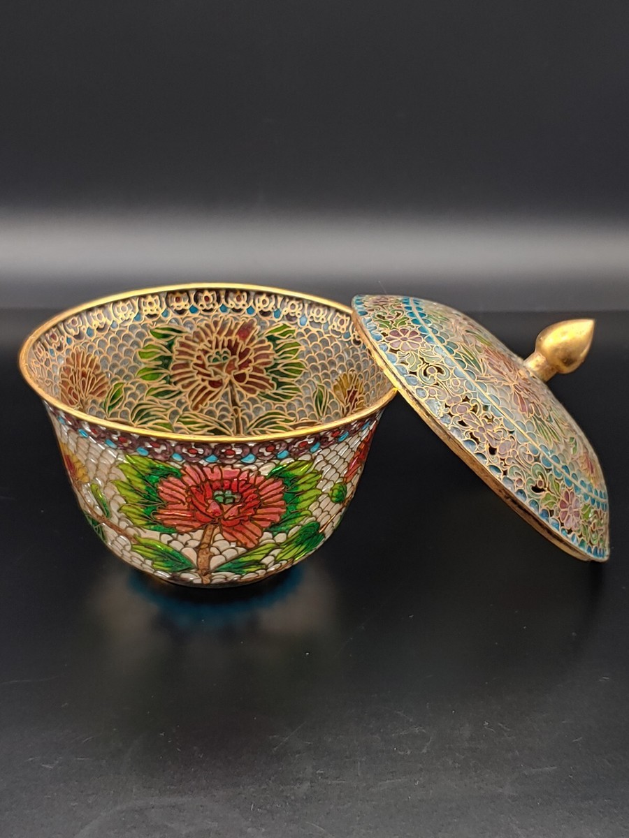 中国古美術・珍蔵・ 銅胎掐糸エナメル彩 景泰藍鎏金蓋罐・箱付き・文房具 中国古美術・珍蔵・ 銅胎掐糸エナメル彩 景泰藍鎏金蓋罐・箱付き