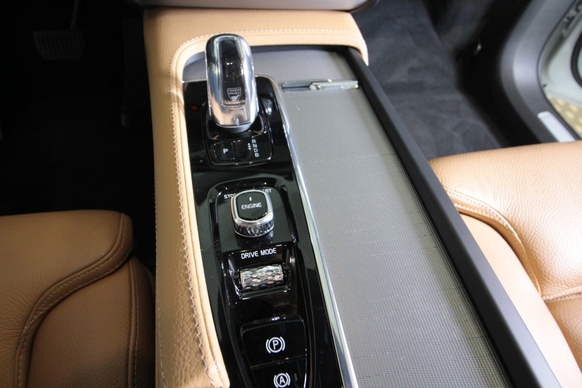 Volvo XC90 2,0 T8 407 Inscription aut. AWD 7p