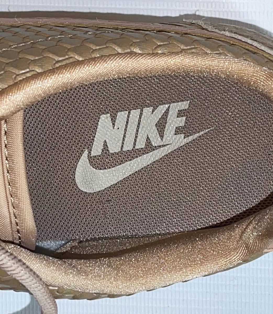 Nike cortez game of thrones hotsell